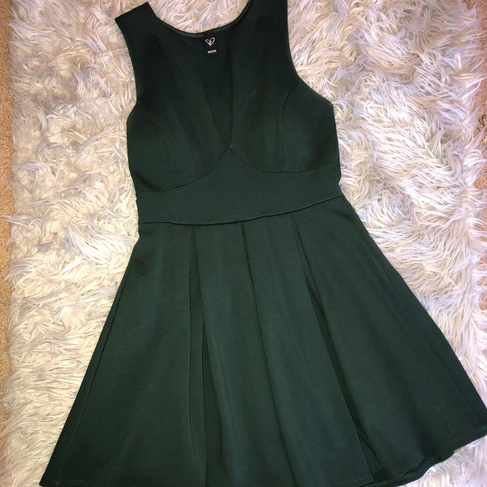Emerald Green Deep V Cocktail Dress